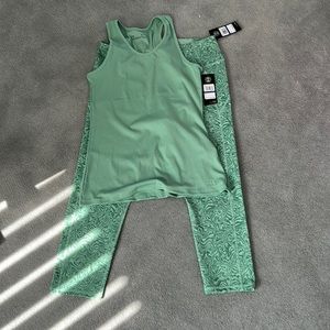 Under Armour work out outfit - pretty light green